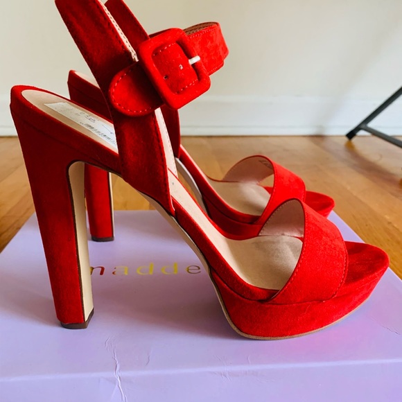 Red platform heels - Picture 5 of 7